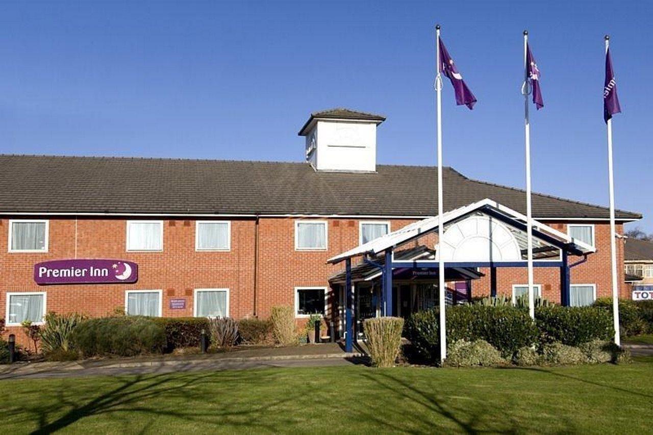 Premier Inn Pontypool Exteriör bild