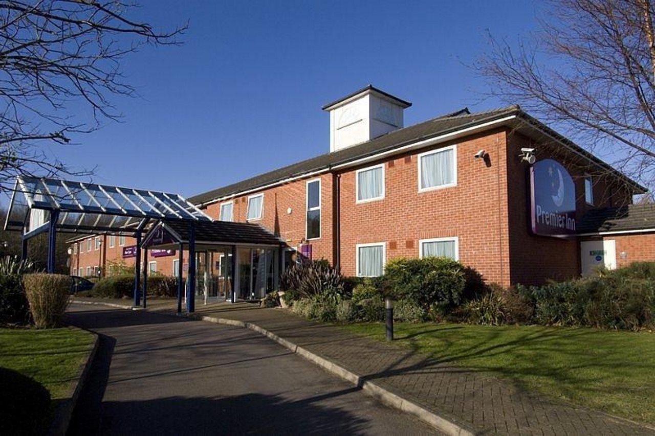 Premier Inn Pontypool Exteriör bild